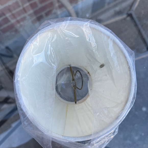 White pleated mini lampshade - Picture 3 of 3